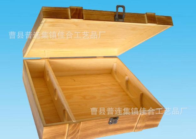 曹县佳合工艺品厂,致力于生产各种木制酒盒